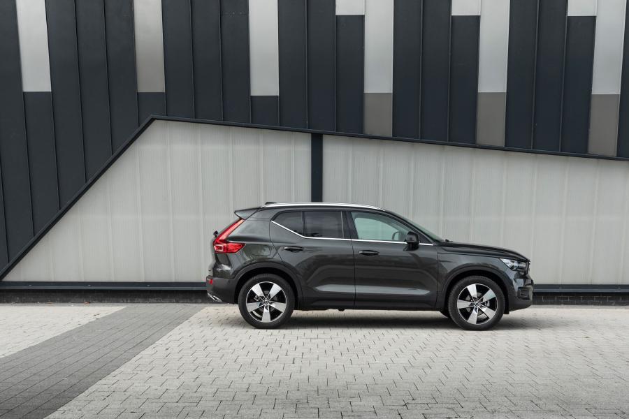  Volvo XC40 D3 Inscription 2018 года  (UK) (фото 18 из 40)
